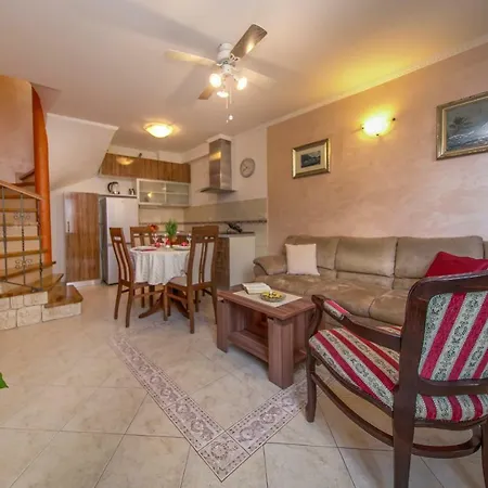דירה Stara Kuca - Historic Stone House Inside Walls