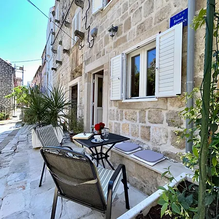 Stara Kuca - Historic Stone House Inside Walls Apartment *