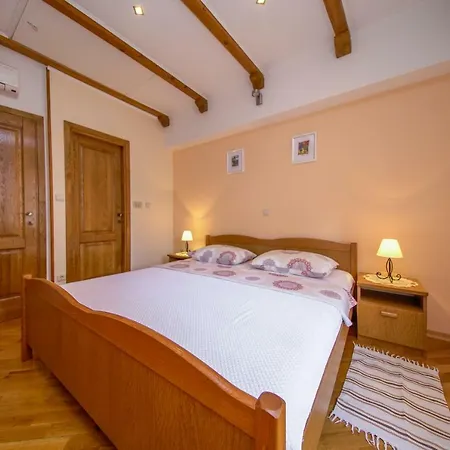 Stara Kuca * Mali Ston