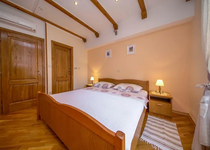 Stara Kuca * Mali Ston